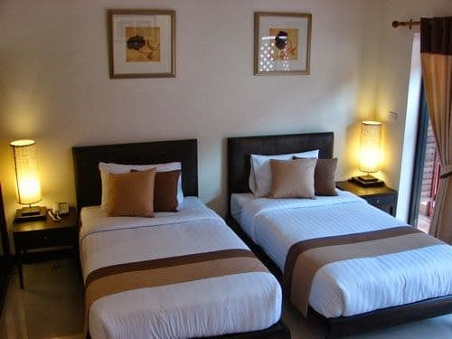 Twin room with two single beds at Kosayo Hotel
